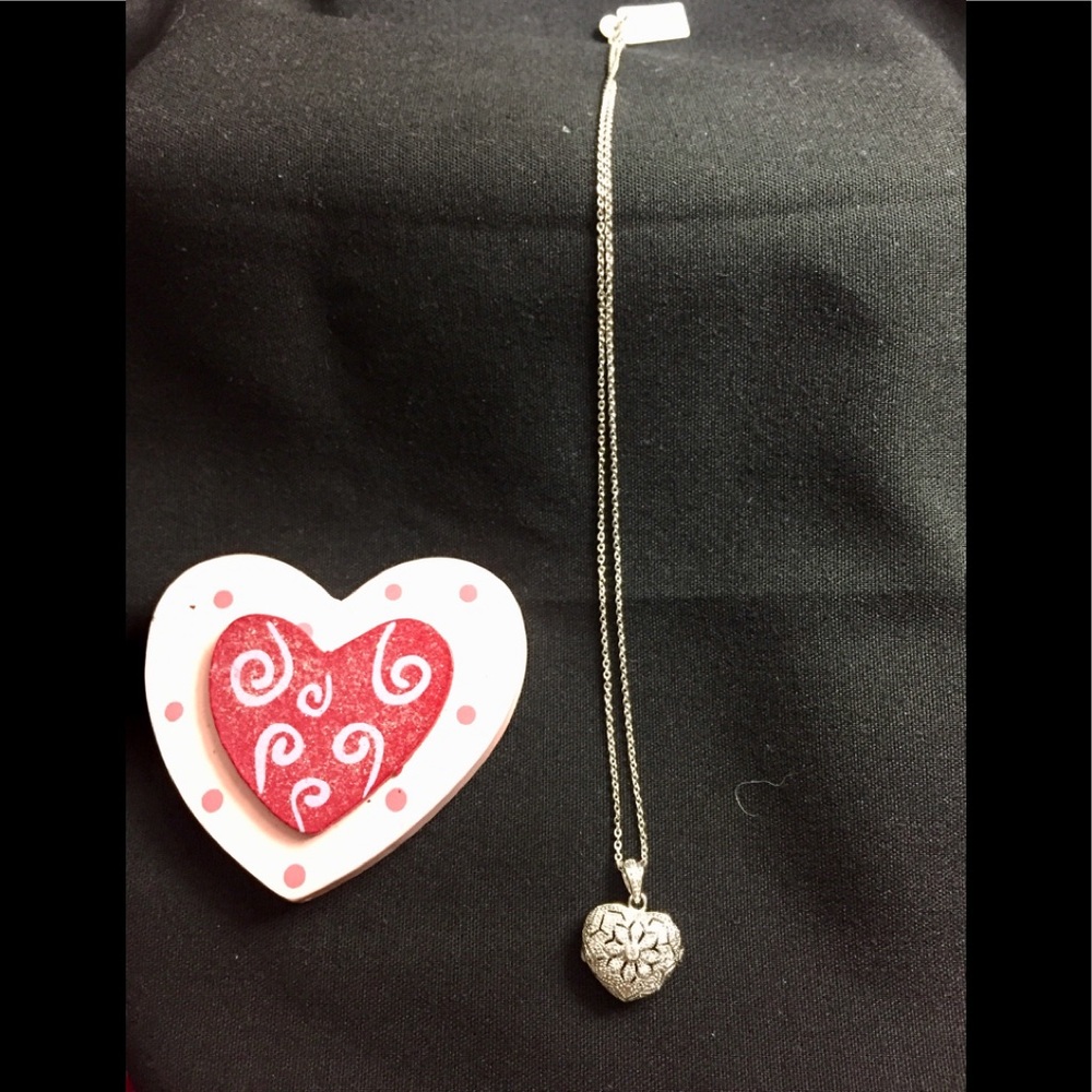 Heart shaped locket pendant necklace